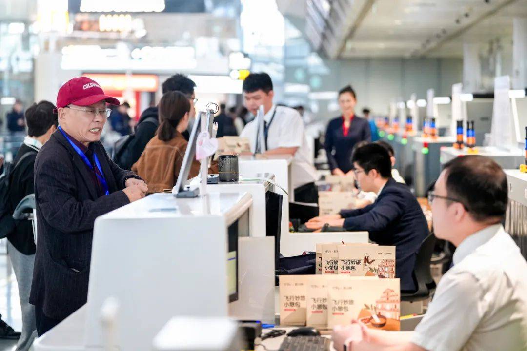 大国医共庆澳门回归25周年开启空中健康之旅ayx爱游戏app甘草医生与澳门航空、浙江(图1)