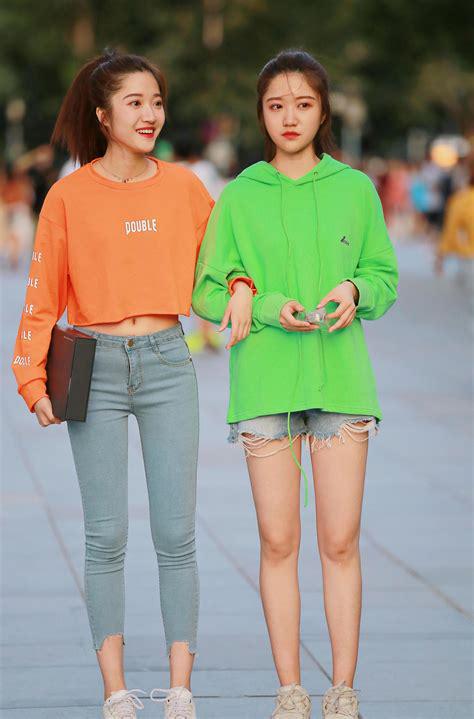 生的穿搭秘诀与风格推荐！爱游戏平台不同年龄段女(图4)