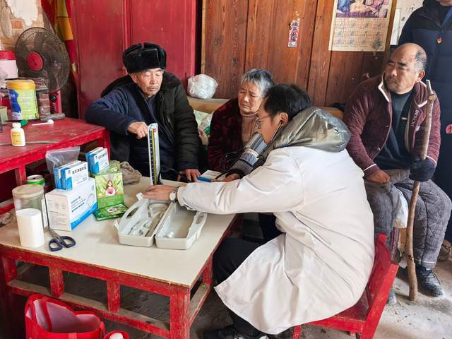 职业学院医药学院党总支开展主题党日活动ayx爱游戏体育网页版入口河南应用技术(图2)