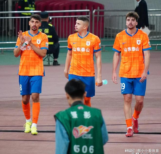 熙俱乐部打脸“自媒体”对阵海港裁判成悬疑爱游戏app最新登录入口外援“站桩”崔康(图2)